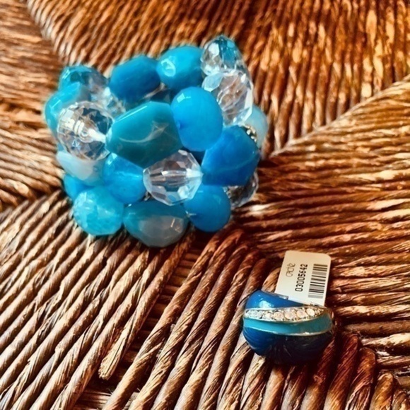 ✨💙✨ Three Stack of Chunky Blue Acrylic Stretch Bracelets Bundle ✨💙✨ - Picture 6 of 6